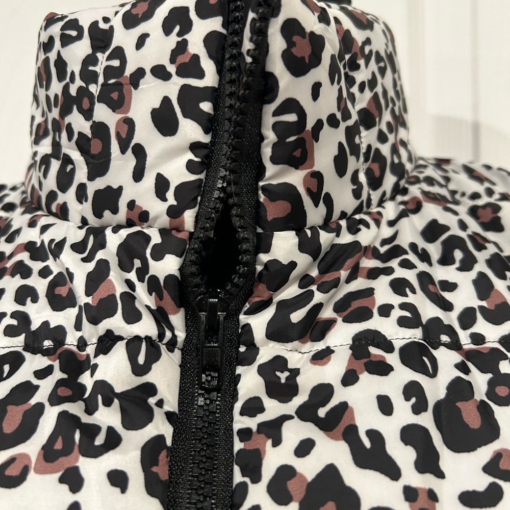Cheetah print puffer vest large/xl - Picture 3 of 5